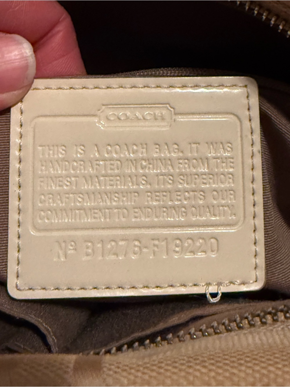 COACH KHAKI WHITE SIGNATURE EUC - Picture 7 of 7